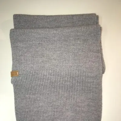 Merino Scarf in the Colour Platinum Knitted in Half Cardigan